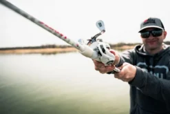 Abu Garcia Veritas Baitcasting Combo 17 Abu Garcia Veritas Baitcasting Combo -Cheap Rods And Lines Store ABU BAITCAST COMBO VERITAS LIFESTYLE 2021 005